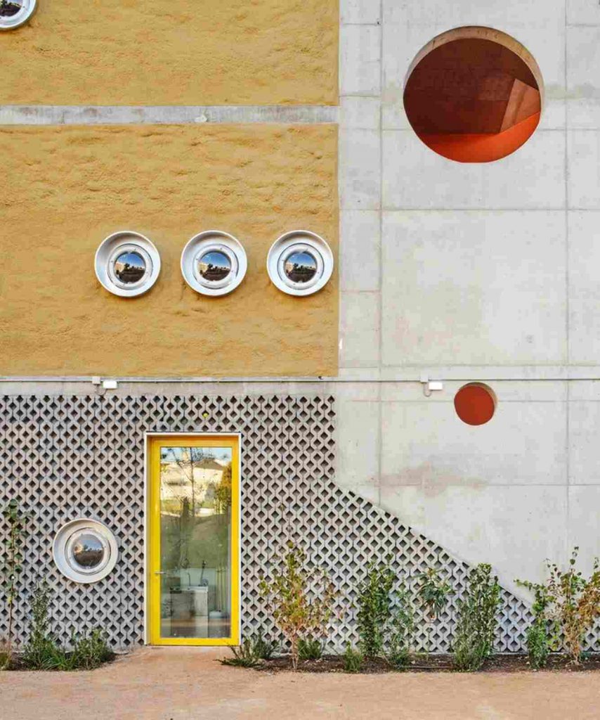 Puerta Colegio Reggio