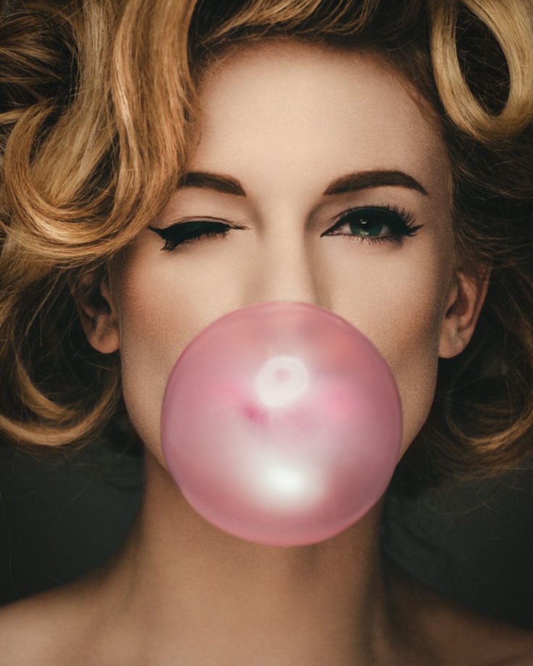 Arrugas comer chicle
