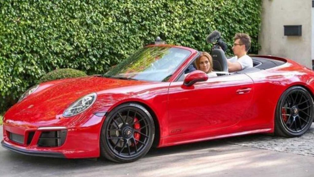 Jennifer L&oacute;pez Porsche Rojo