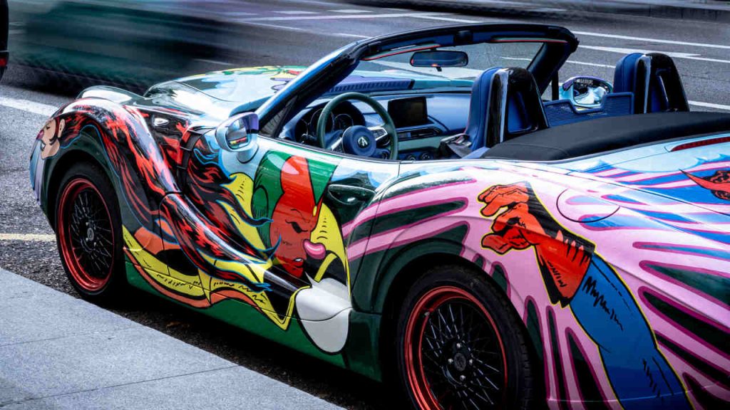 Hurtan, coche, arte pop, subasta de coches