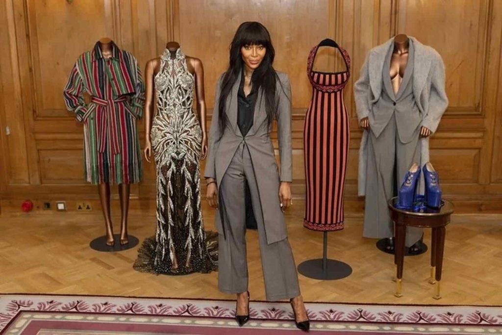 Naomi Campbell posando