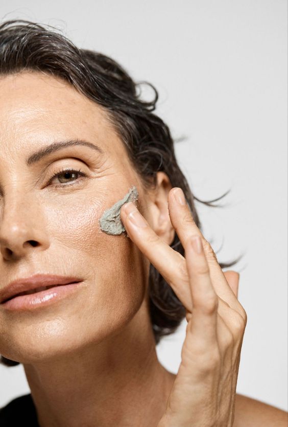 cuidado facial, cuidado de la piel, crema antiedad, exfoliación, exfoliar rostro