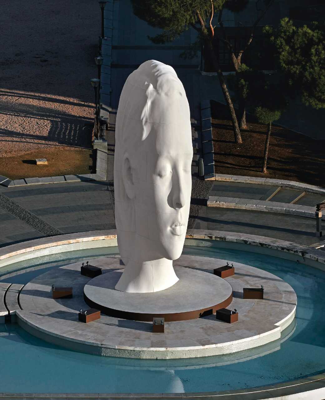 Julia plaza de colon