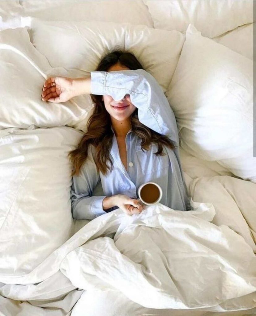 Mujer con t&eacute;