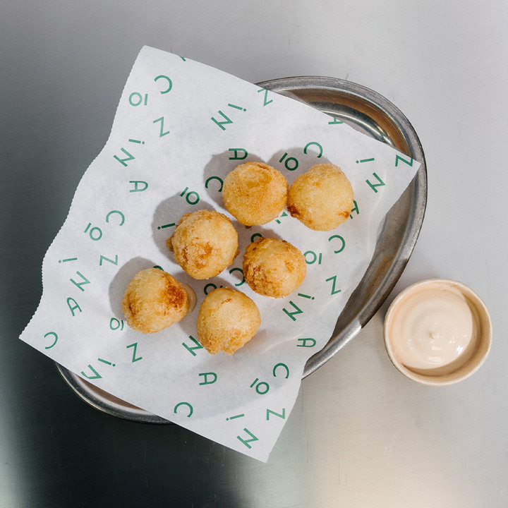 Bu&ntilde;uelos de bacalao, Cozina by Santerra