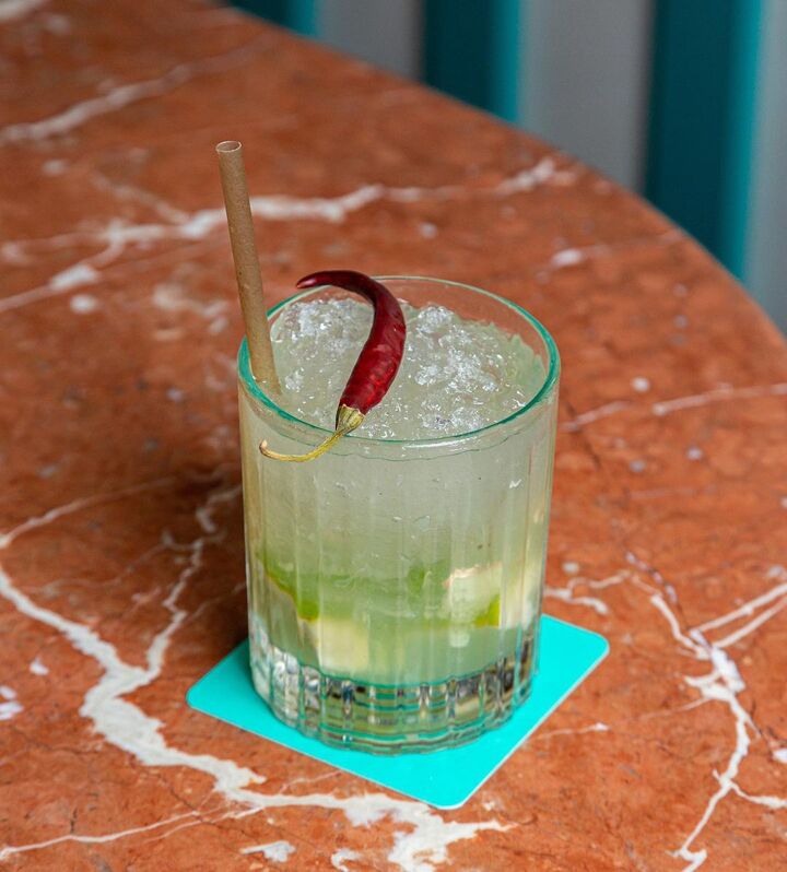 Cóctel en Barracuda, mezcal