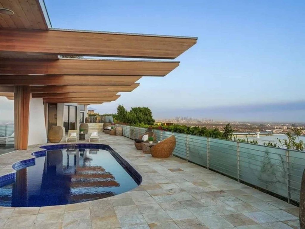 Piscina exterior, Christina Aguilera