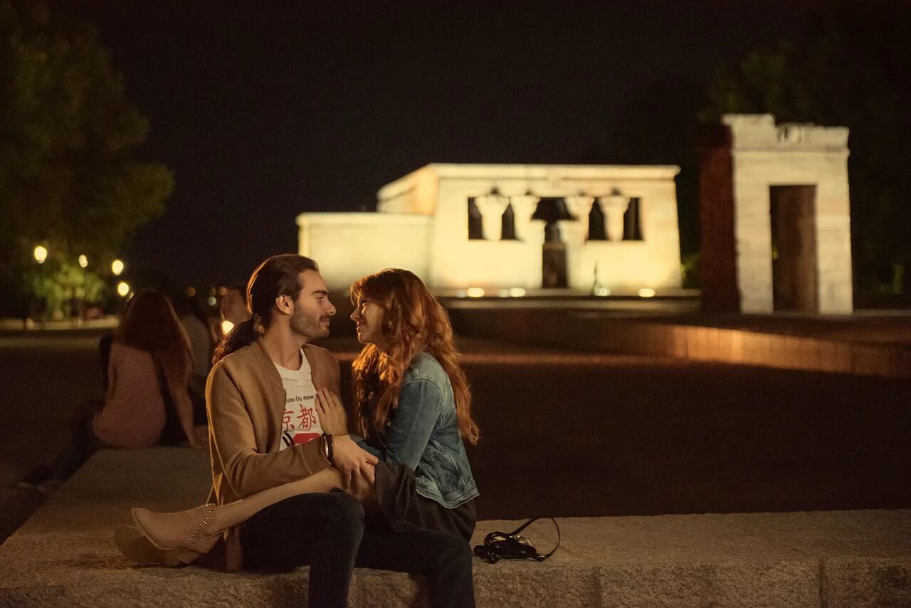 Escena de 'Valeria' en el Templo de Debod. (Foto: Pinterest)