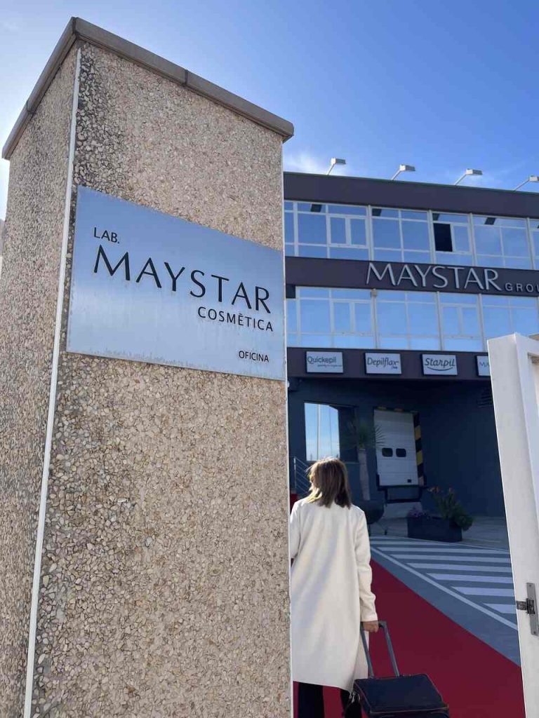 En los laboratorias y la f&aacute;brica de Maystar Group