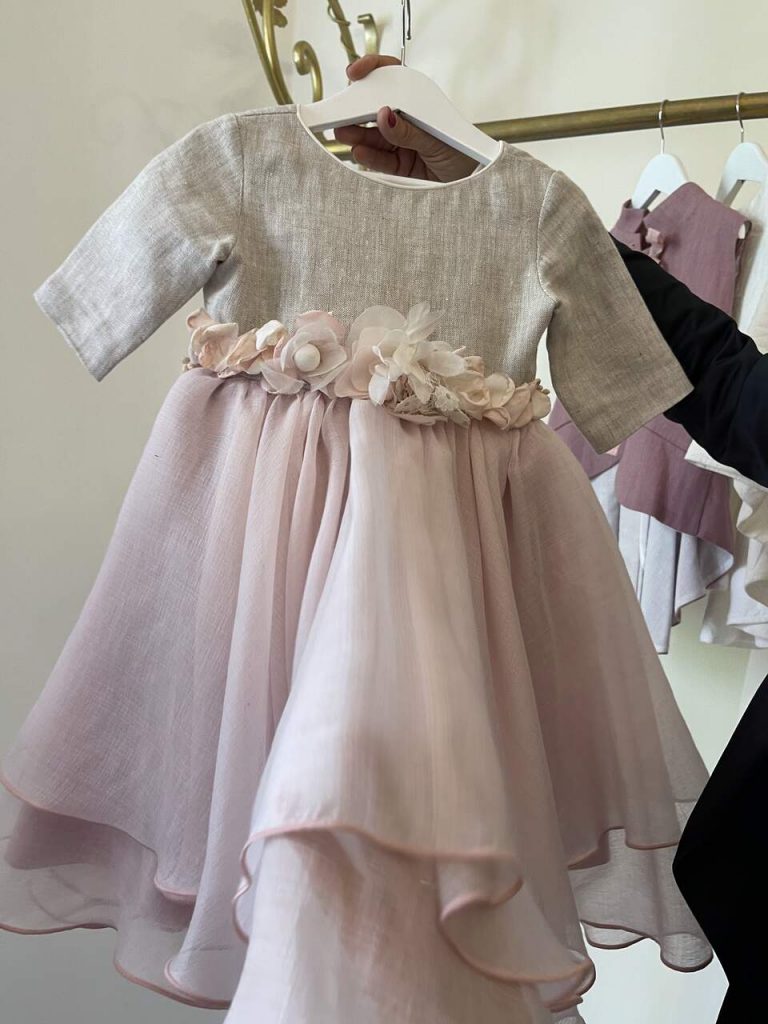 Vestido de ni&ntilde;a de Manuela Montero, miembro de Costura de Autor. 