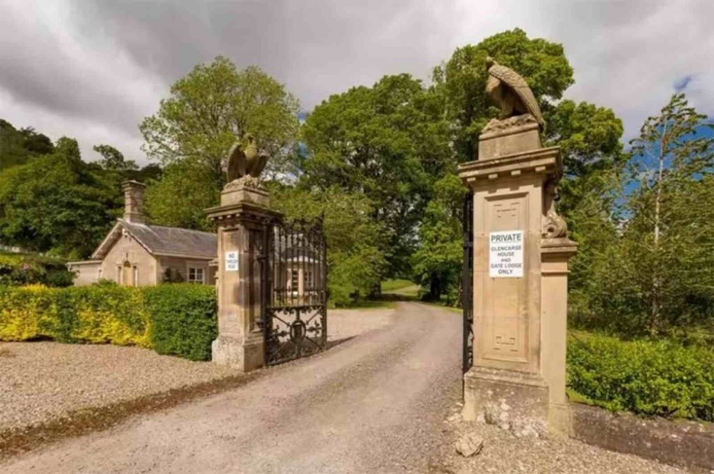 Puerta casa Ewan McGregor