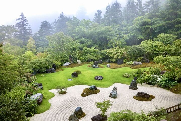 Gora Kadan, Jap&oacute;n