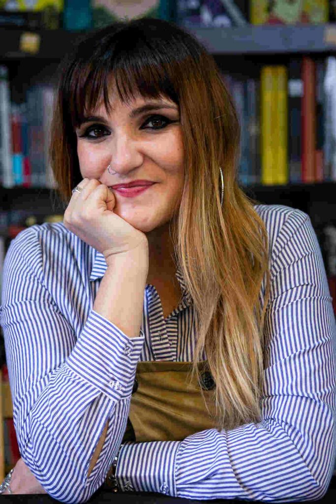 Rozal&eacute;n posando