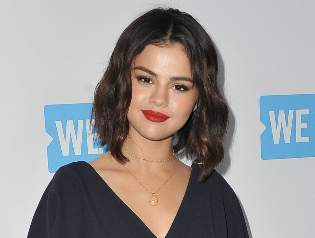 Selena Gómez luciendo una pieza de CVC Stones.