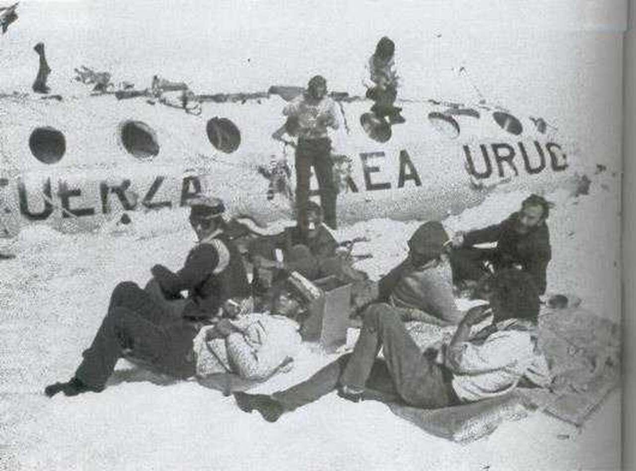 Fuerza A&eacute;rea del Uruguay, La Sociedad de la Nieve