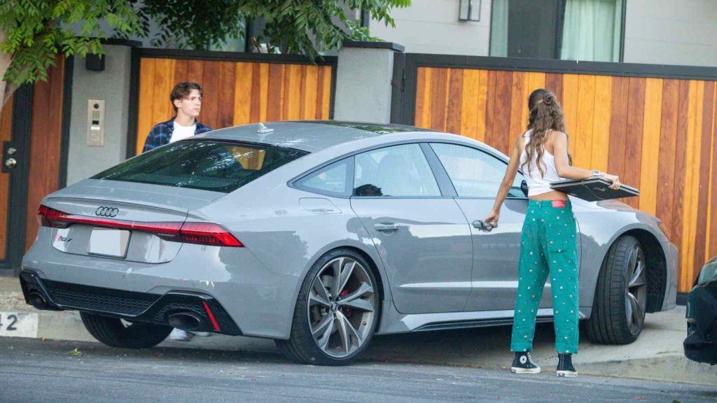 Zendaya en el Audi RS7