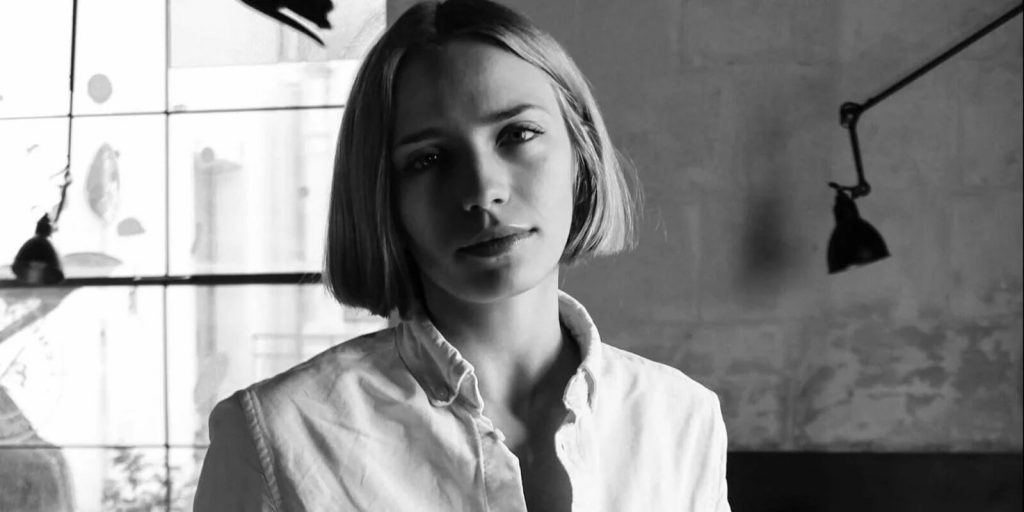 Isabella Pot&iacute; blanco y negro