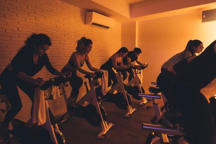 B3B Woman Studio