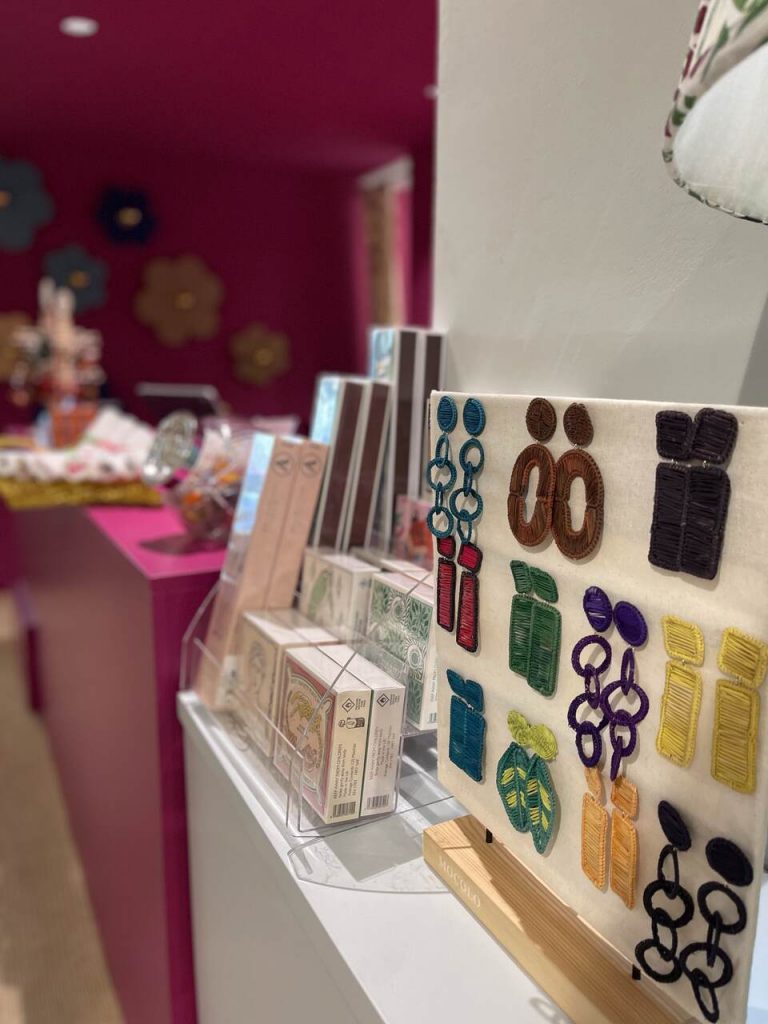 Colecci&oacute;n de pendientes hechos a mano en Katira