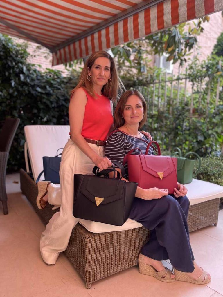 Alejandra Martos y Curra Ch&aacute;varri. 