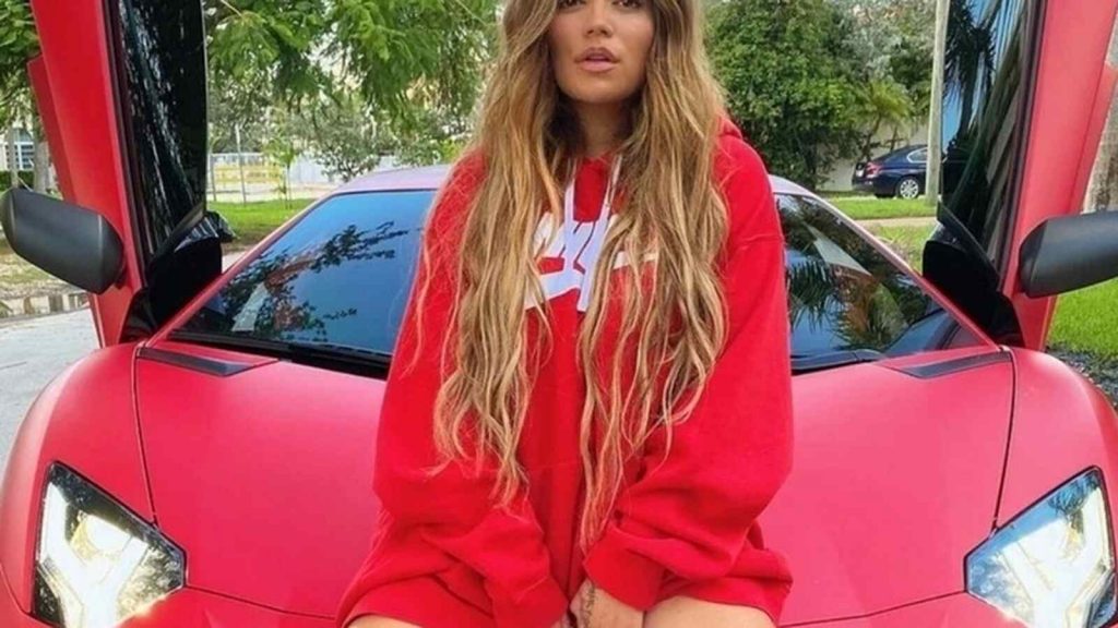 Karol G y su Lamborghini