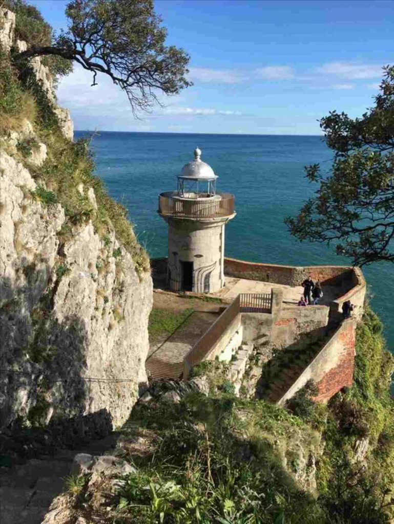Faro de Santo&ntilde;a, hotel lujo Santander