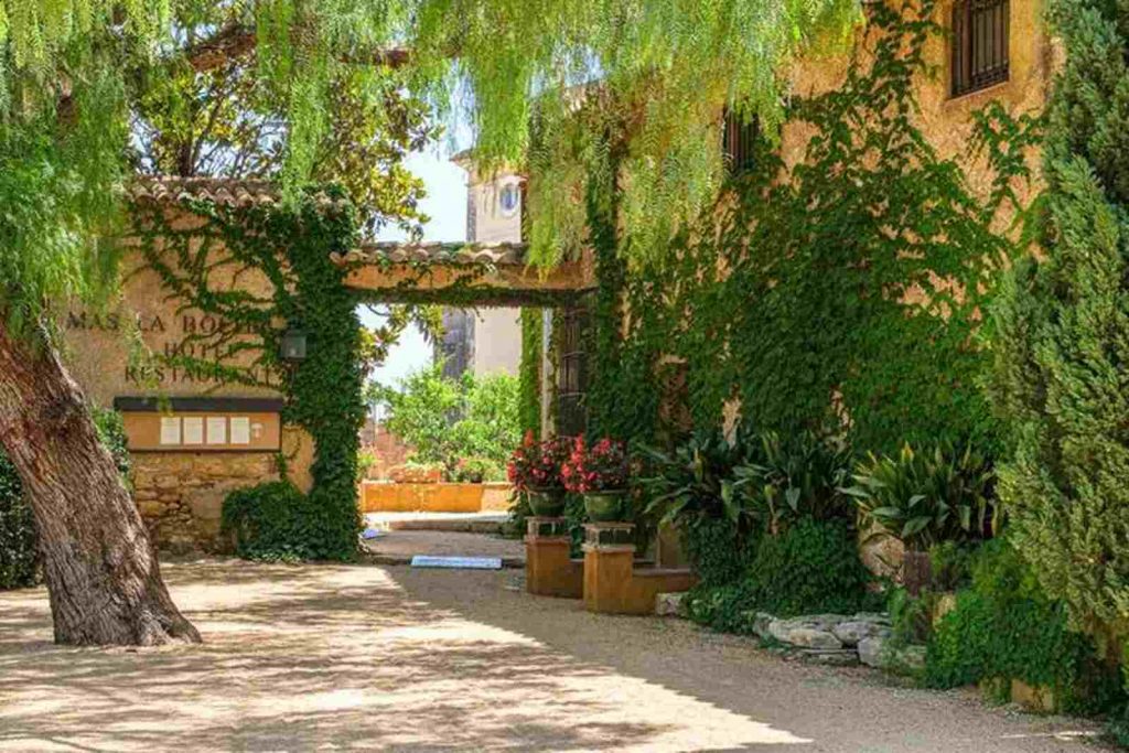 Jardín Hotel de lujo Mas la Boella Tarragona