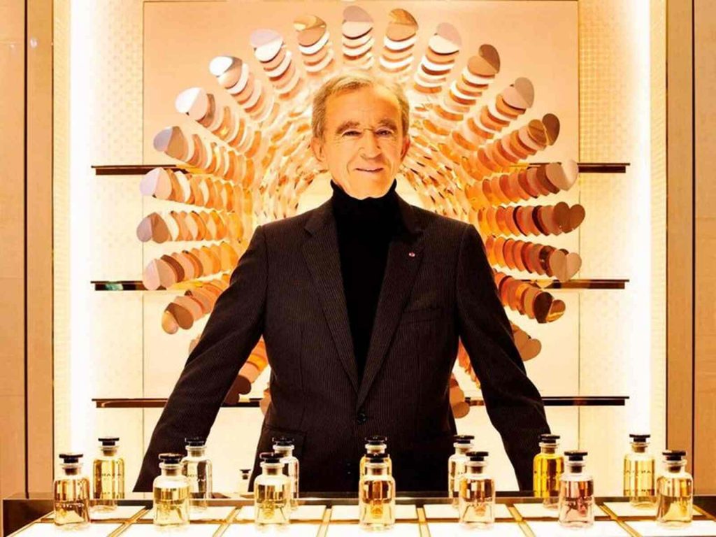 Bernard Arnault posando