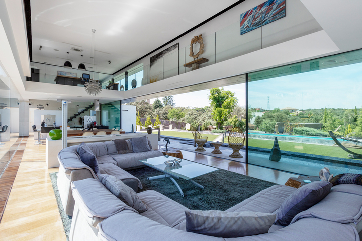 Chalet Ciudadalcampo, John Taylor