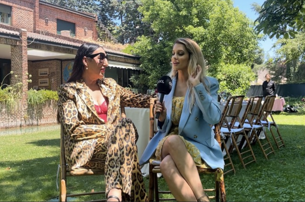 Fina Grosso entrevistando a Rossy de Palma