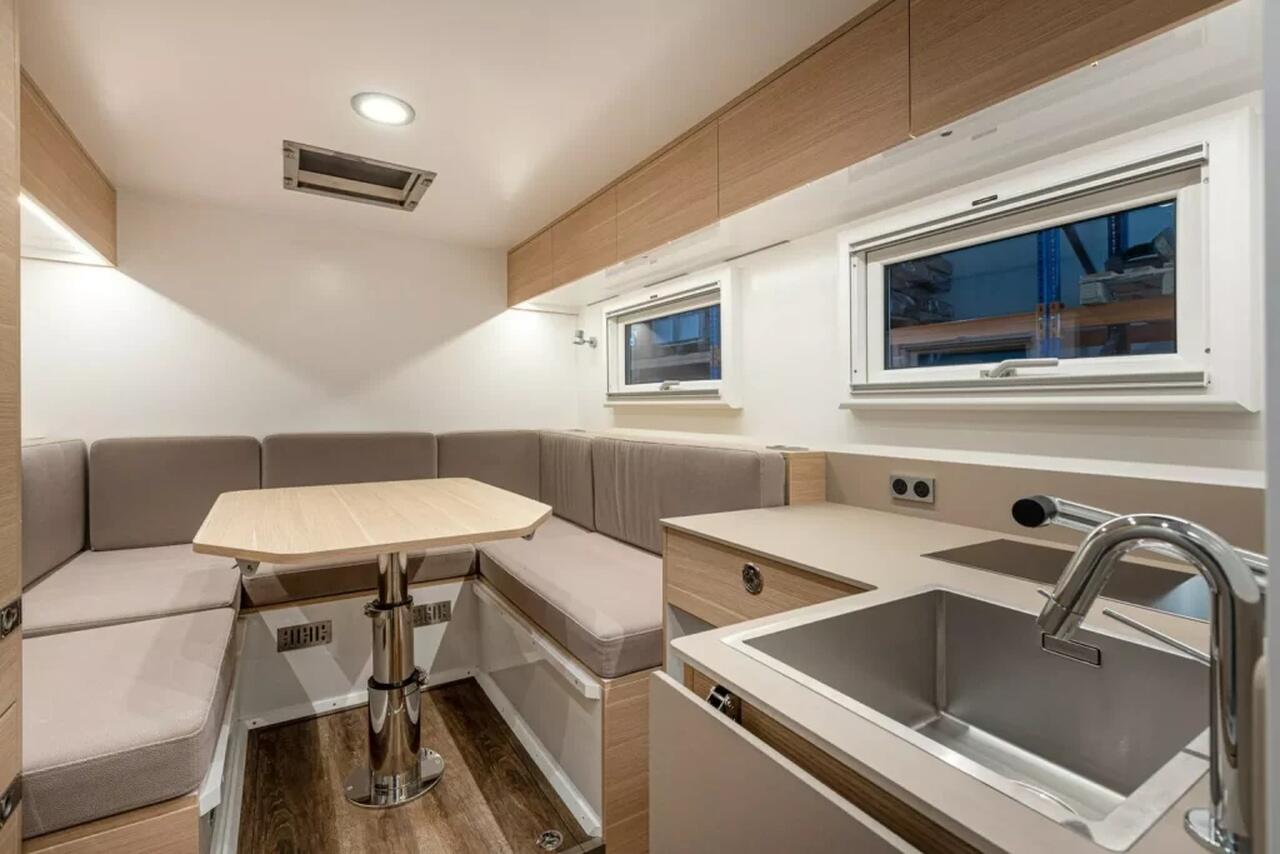 Bedrock XT2, Ford, caravana, lujo