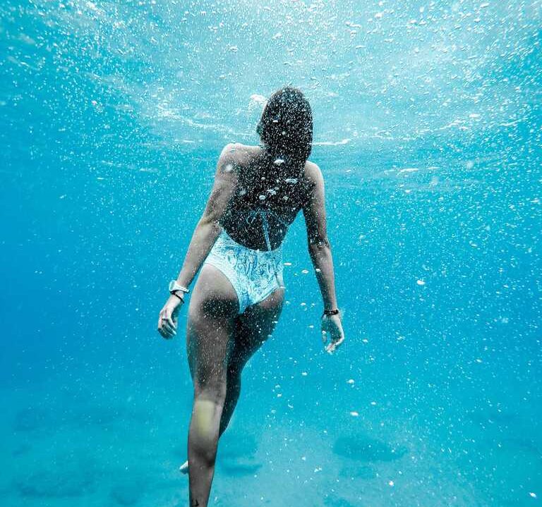 Ejercicios en el agua piscina