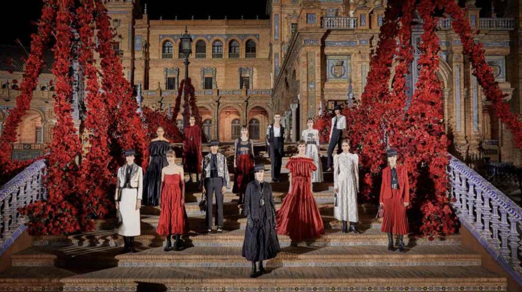 Pues en escena del desfile de Dior en Sevilla, ESMA, Esther García