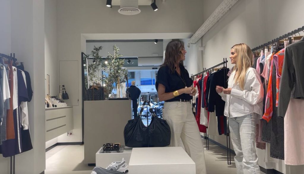 Fina Grosso con Georgina Escoda de Bad Habits