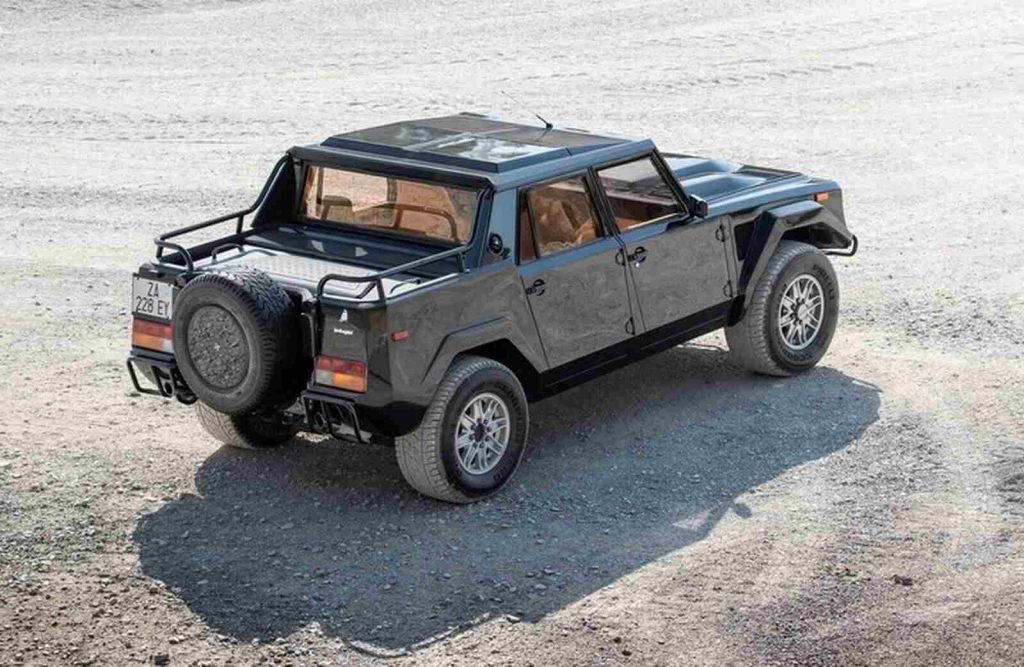 Lamborghini LM002 trasera