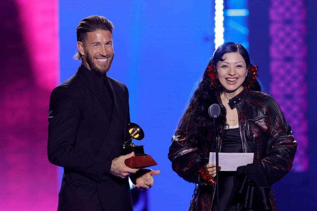 Mon Laferte con Sergio Ramos