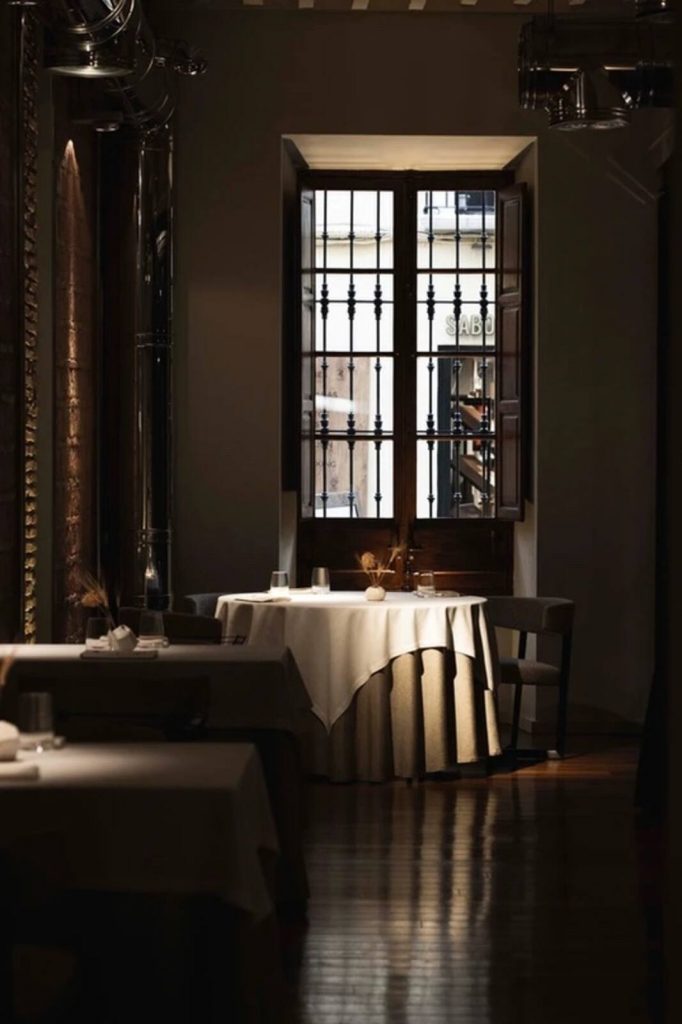 Foto oscrura de Bardal el restaurante que visit&oacute; Robert De Niro