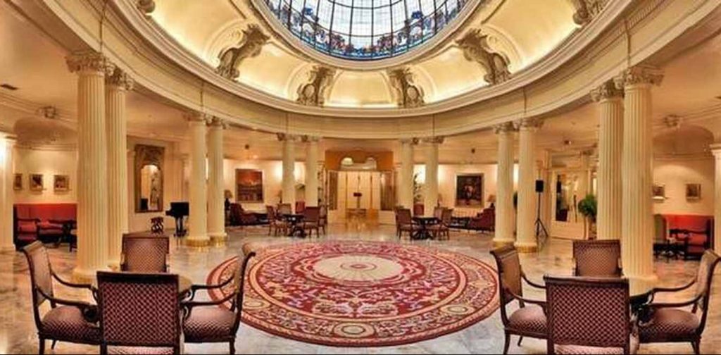 Sal&oacute;n principal del Hotel Carlton