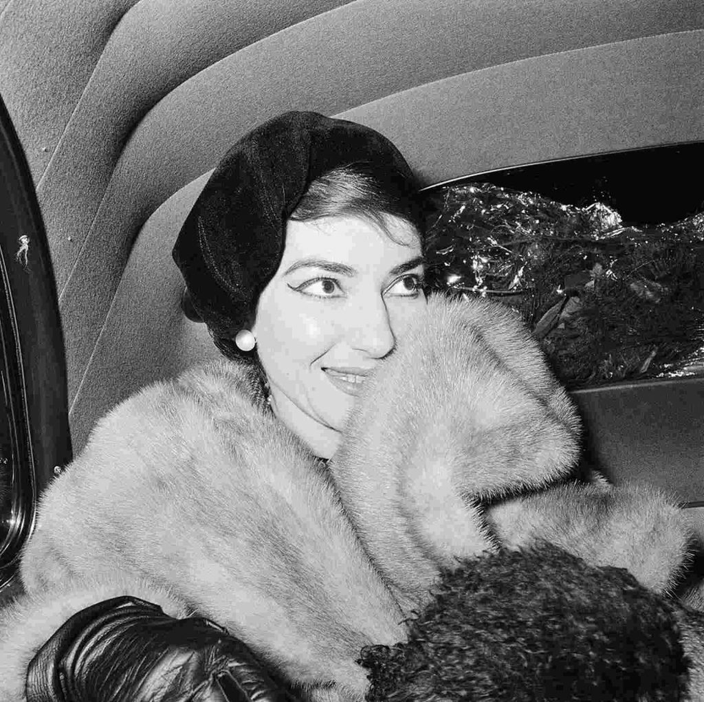 Mar&iacute;a Callas con una estola
