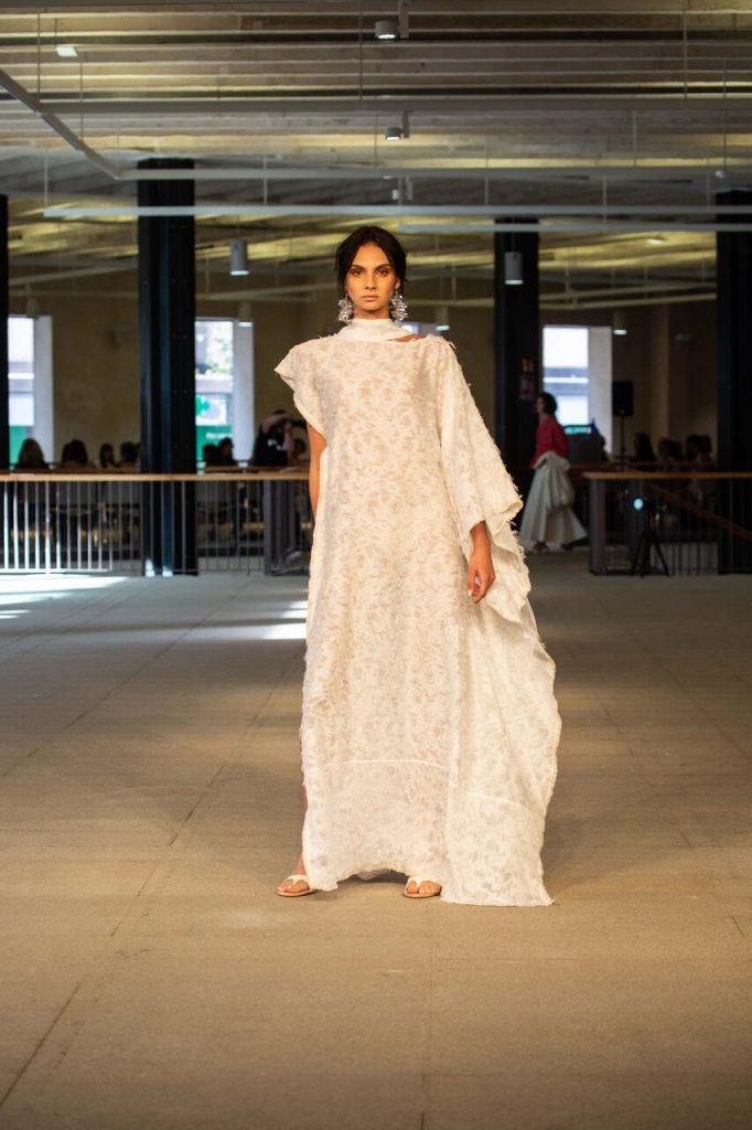 Pieza de la colecci&oacute;n 'El Viaje' de Pilar Dalbat en el COAM, Madrid es Moda