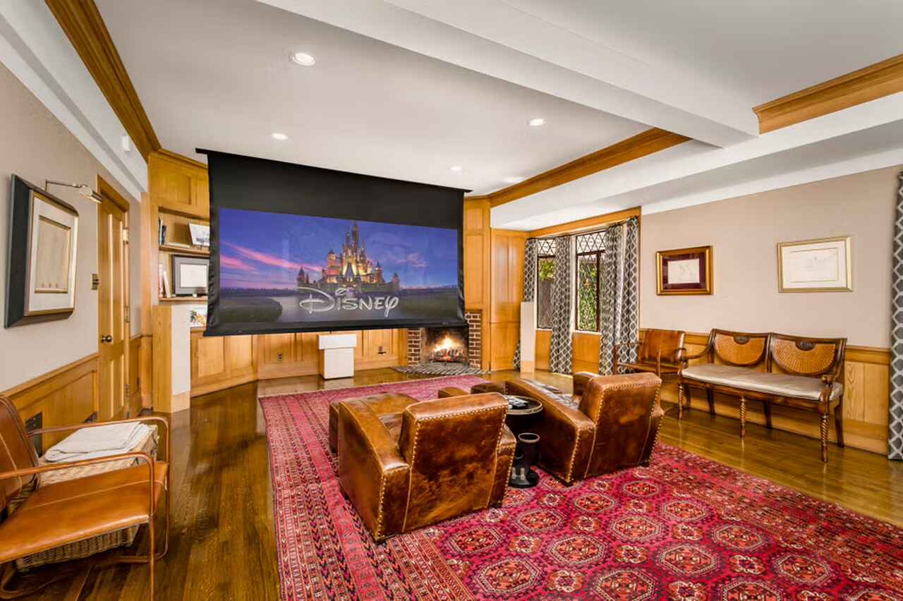 Mansi&oacute;n, Walt Disney, California, cine
