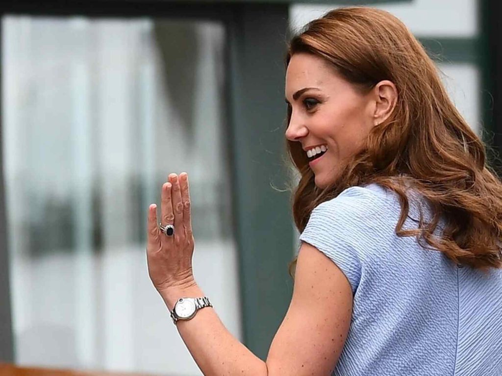 Kate Middleton son un reloj Cartier, relojes de la familia real brit&aacute;nica 
