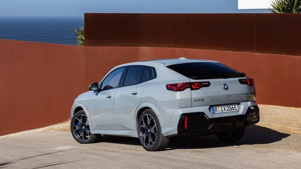 Trasera del BMW de Mar&iacute;a Pombo