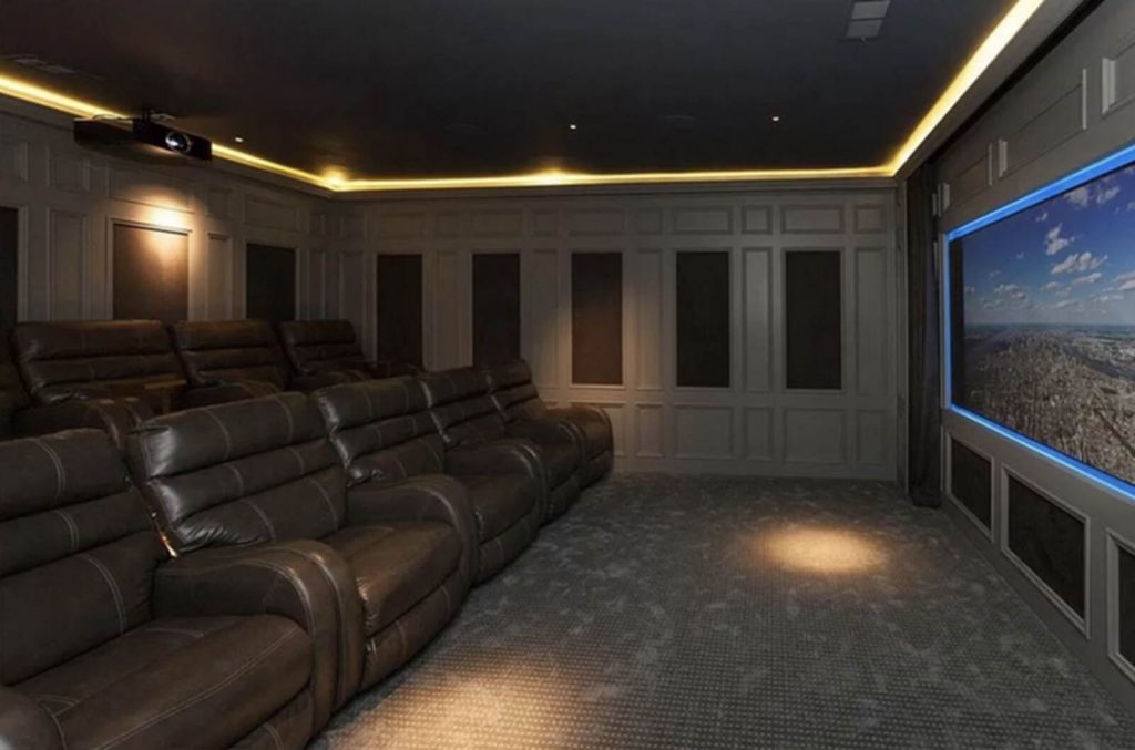 Cine de la mansi&oacute;n de 'The Rock'