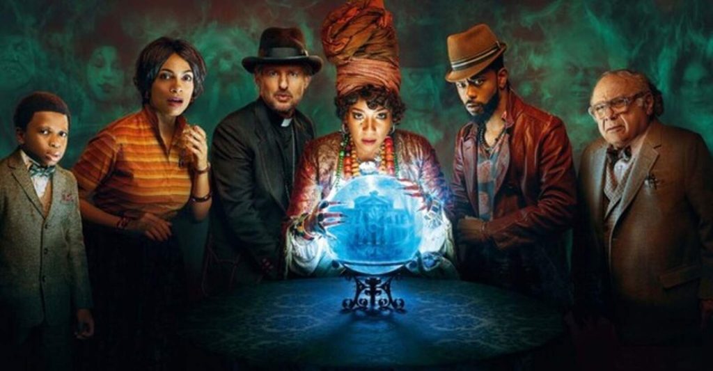 Escena de 'La mansi&oacute;n encantada', pel&iacute;culas para ver en Halloween