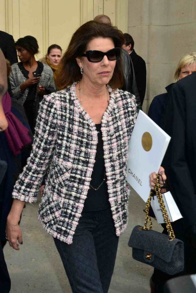 Carolina de M&oacute;naco con una chaqueta de Tweed de Chanel