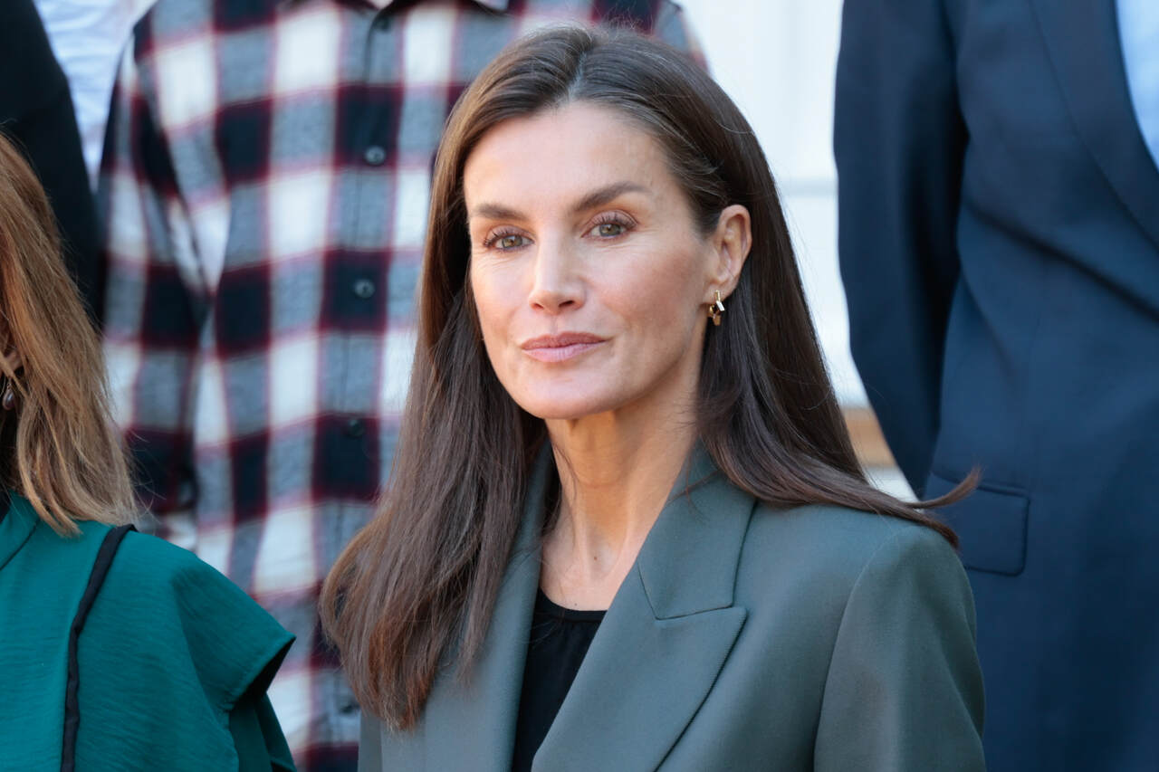 Do&ntilde;a Letizia luciendo el modelo Superstar de Singularu
