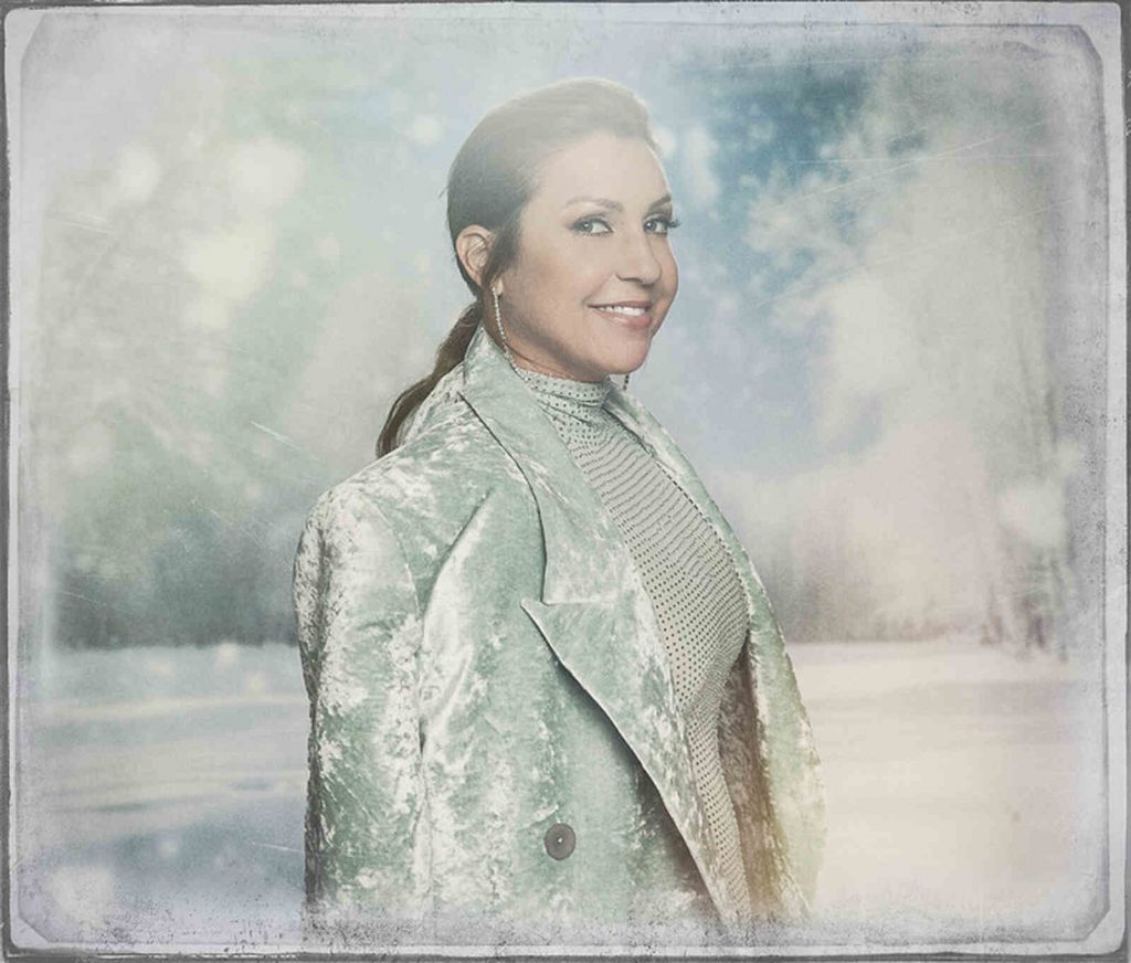 Ni&ntilde;a Pastori en su album de Navidad