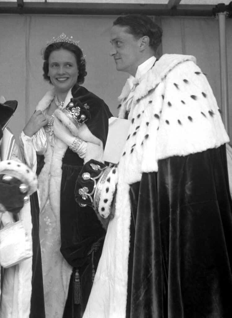 Marjorie Paget, marquesa de Anglesey con el collar de María Antonieta