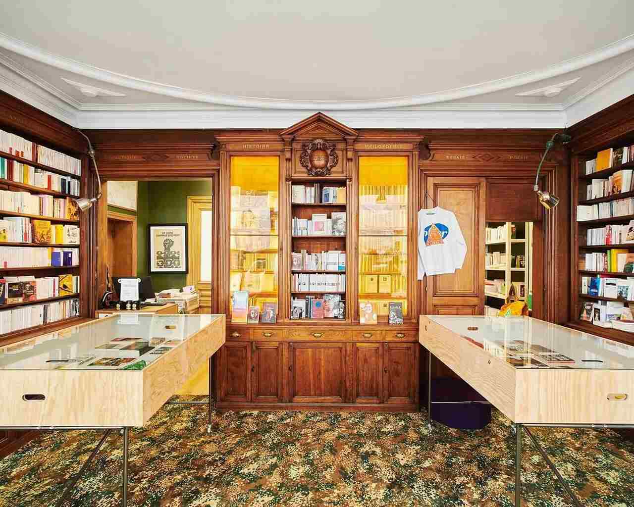 dise&ntilde;o librer&iacute;a Pharmacie des &Acirc;mes par&iacute;s